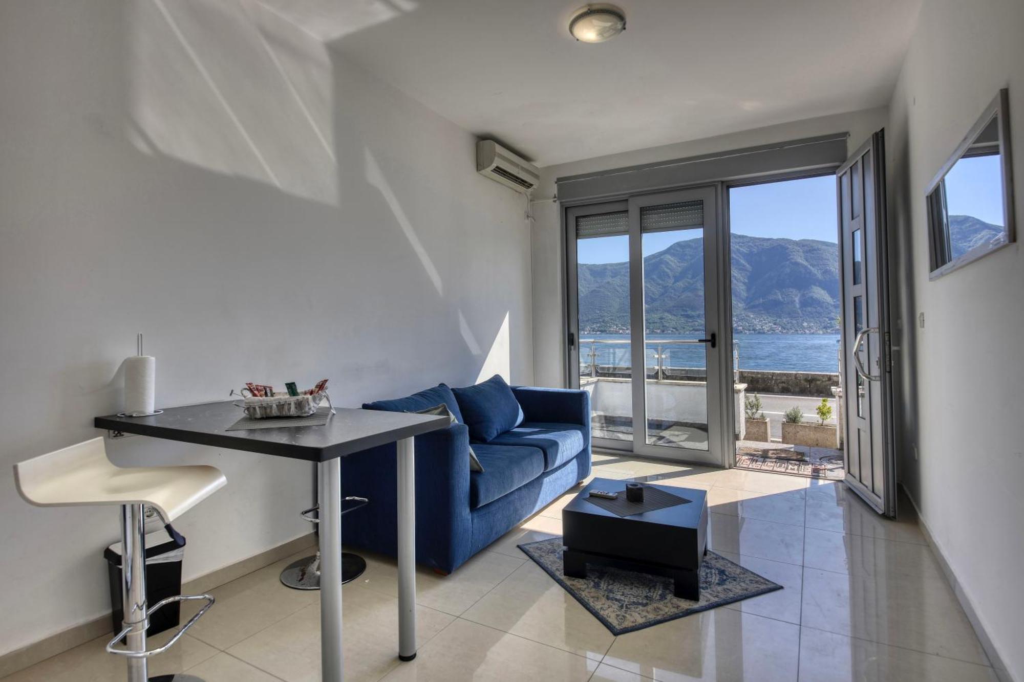 Waterfront Apartments Kotor Exterior photo