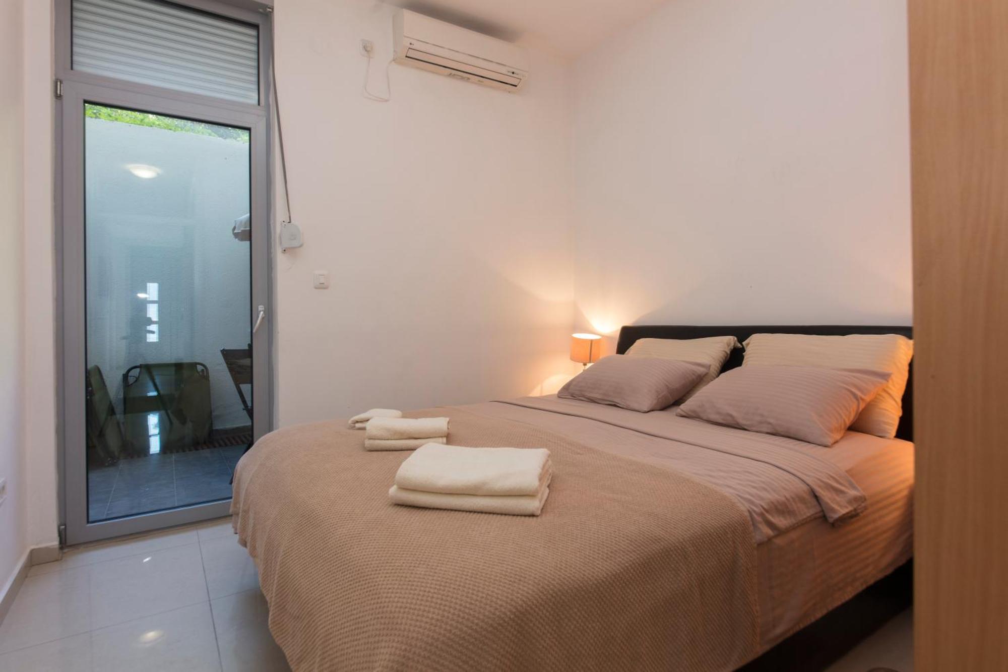 Waterfront Apartments Kotor Exterior photo