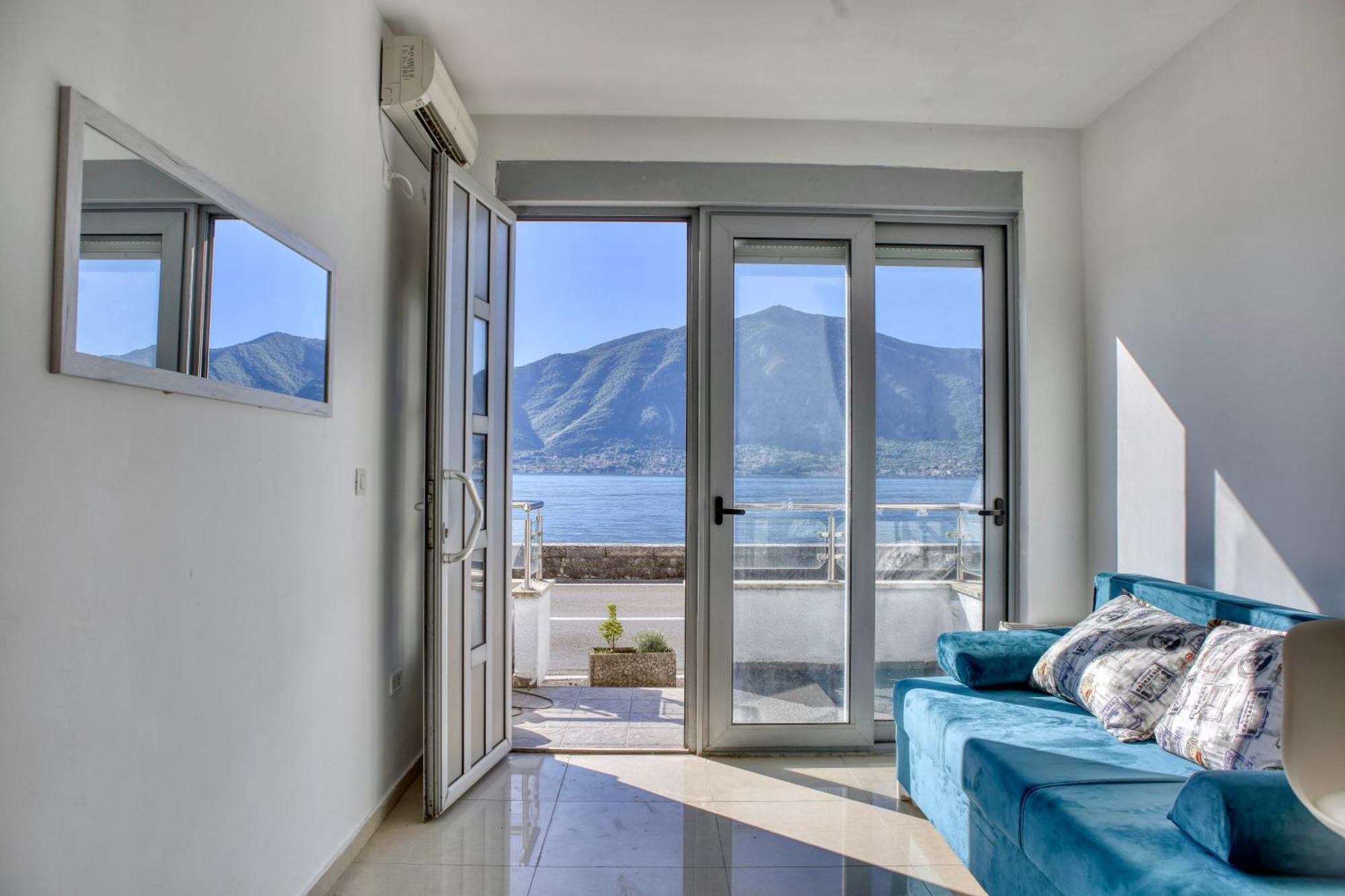 Waterfront Apartments Kotor Exterior photo