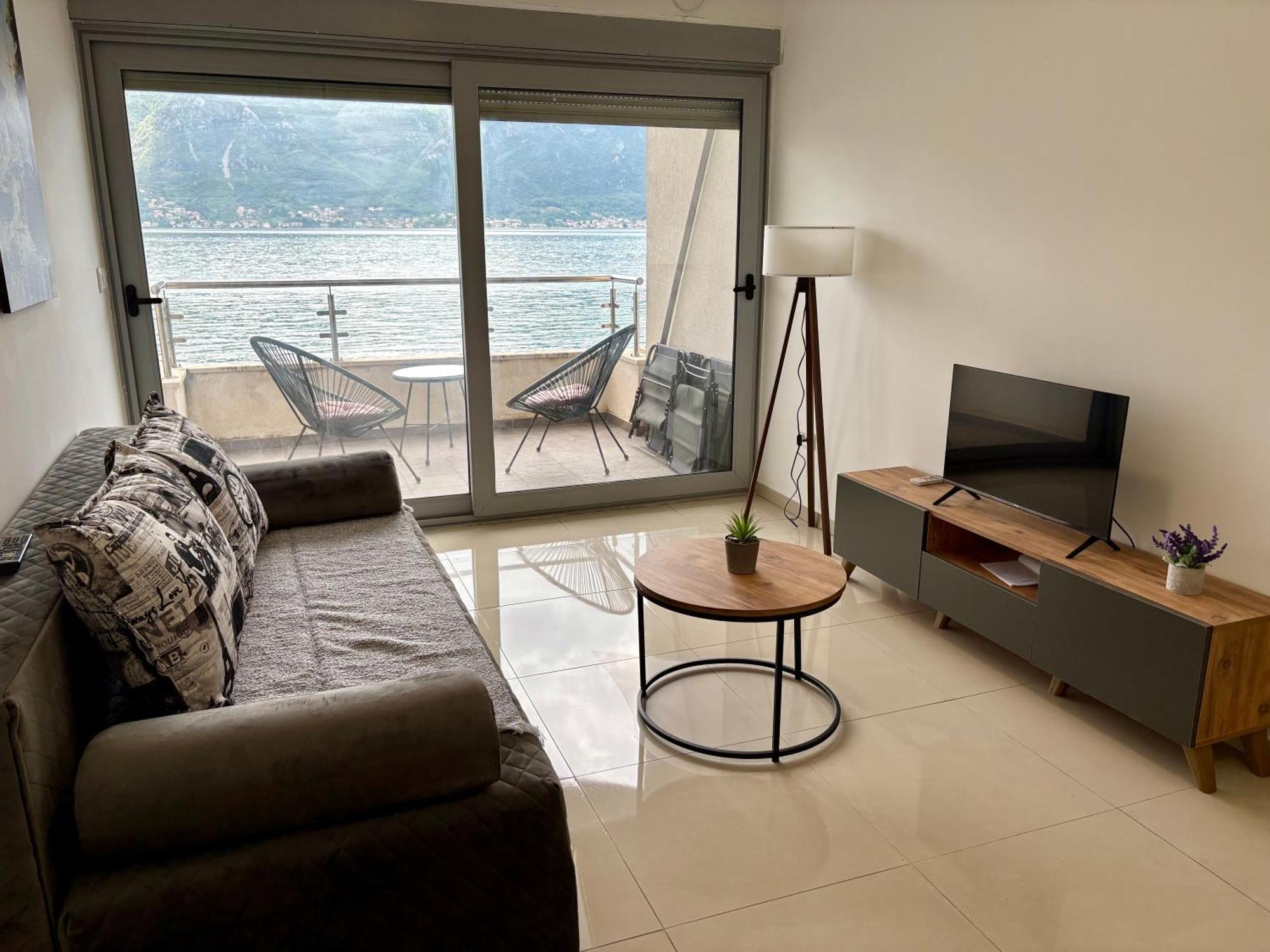 Waterfront Apartments Kotor Exterior photo