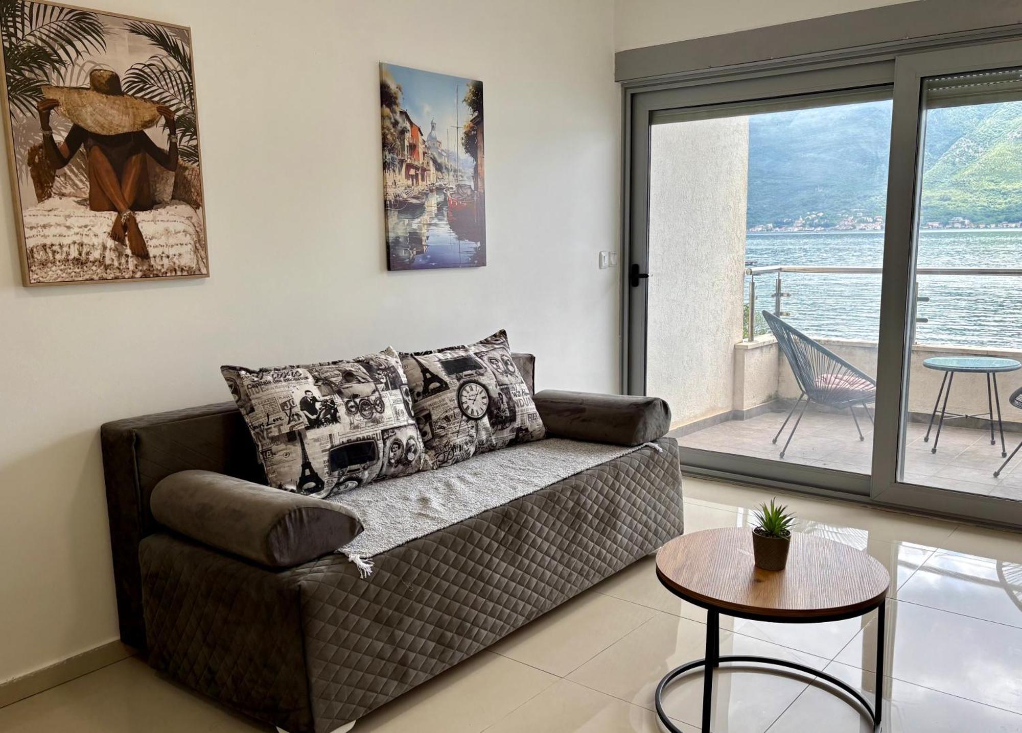 Waterfront Apartments Kotor Exterior photo